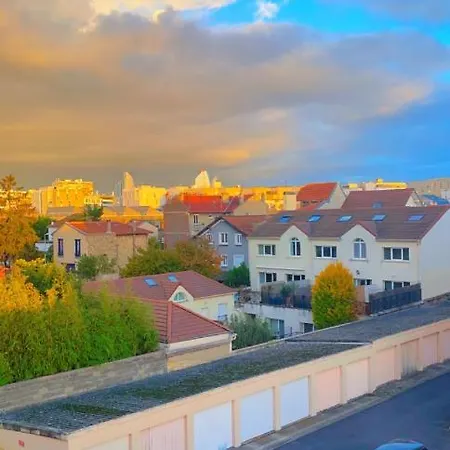 Homestay Propre Calme Dans Un Quartier Pavillonnaire Proche De Paris, La Defense, Les Champs Elysees Et Toutes Commodites Nanterre